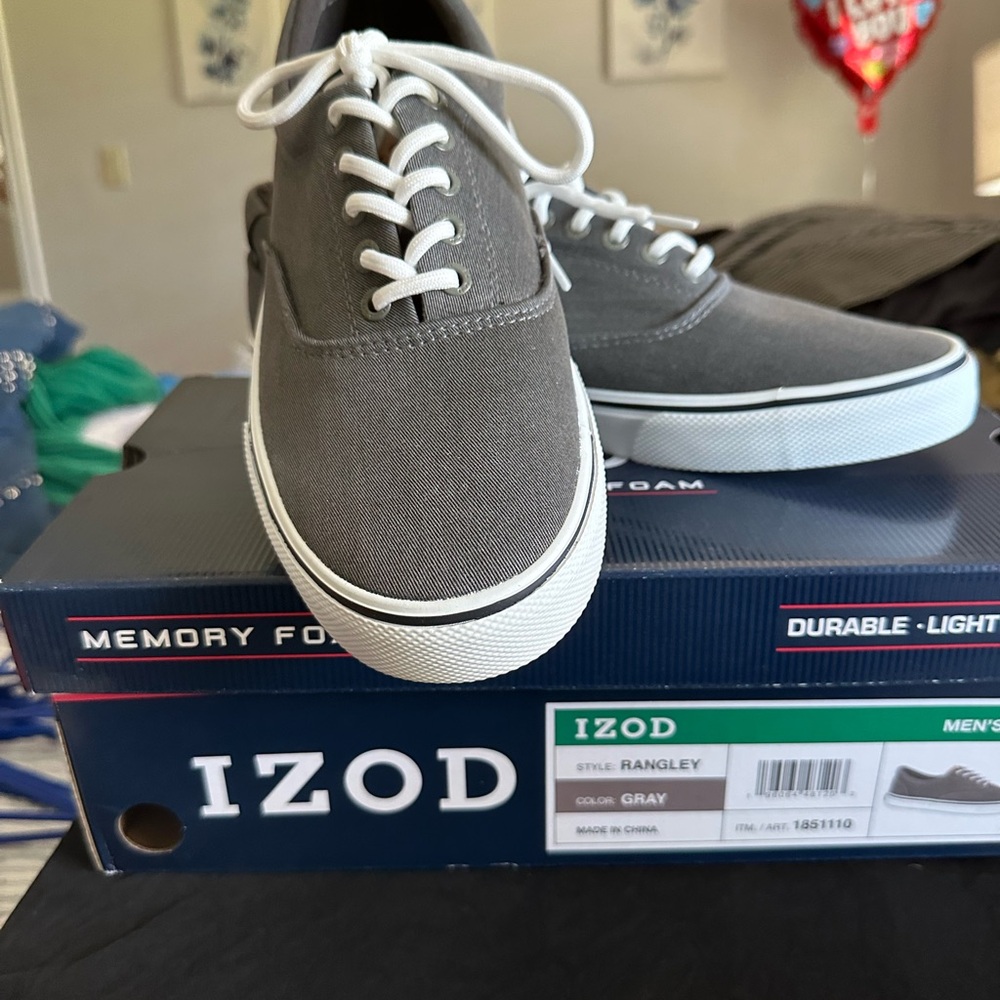 Izod Mens size 9.5 memory foam shoes. Super comfortable. Brand new in the box.